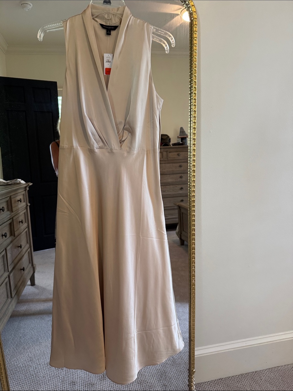 NWT Banana Republic Sleeveless V-Neck Midi Dress in Light Beige size 6